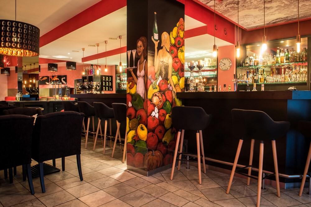 Hotel Bar