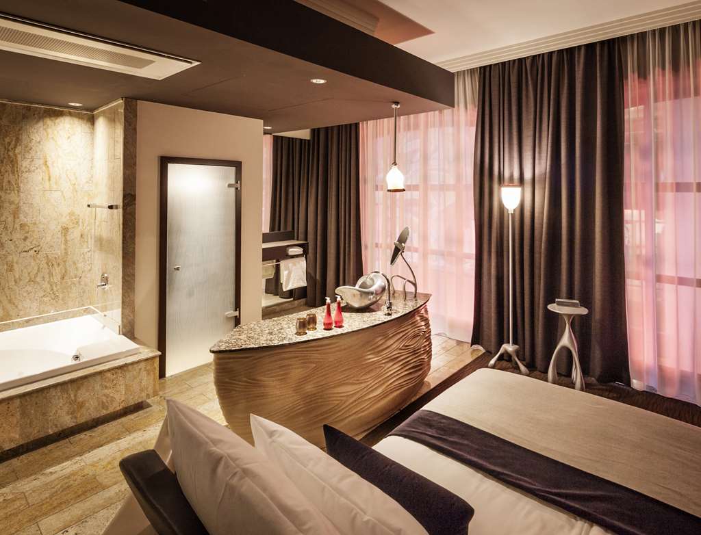 east Hotel east splash