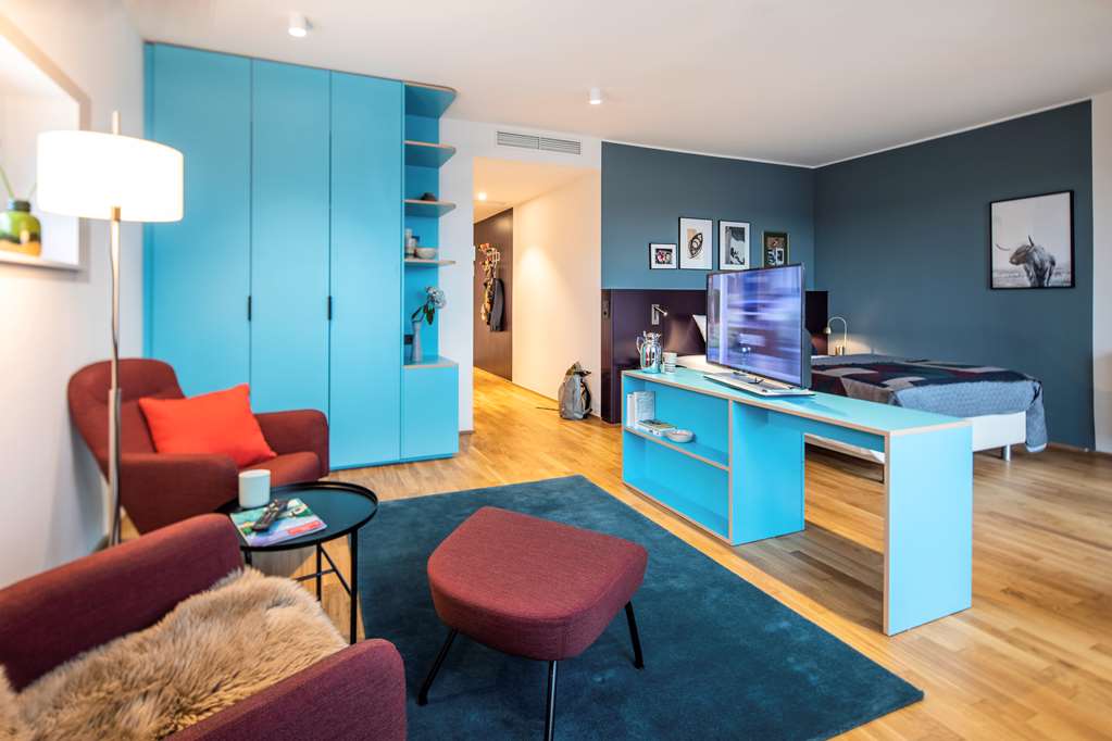 Executive Business Single Studio