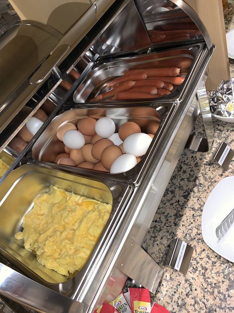 Breakfast buffet