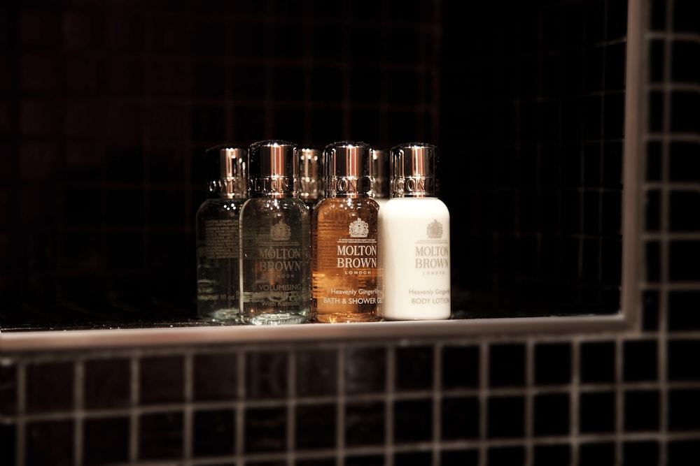Bathroom amenities