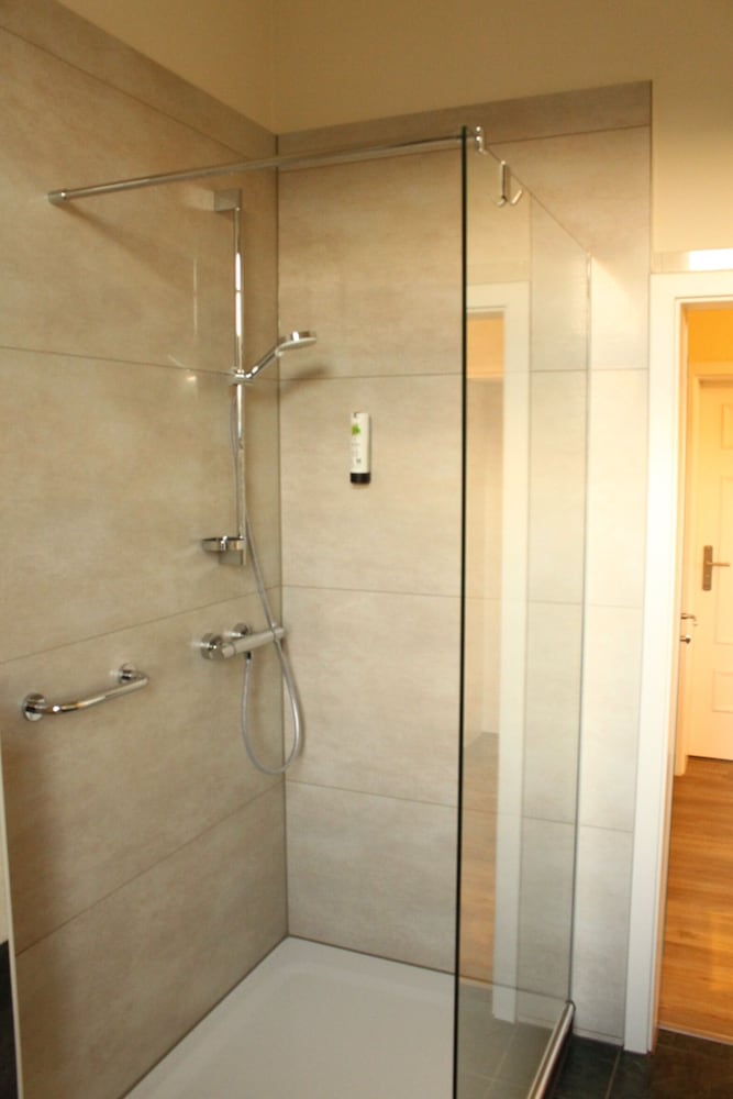 Hand-held showerhead