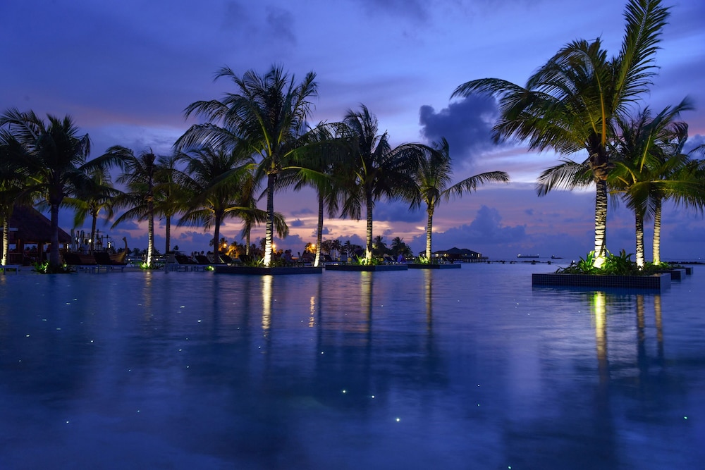 Infinity pool