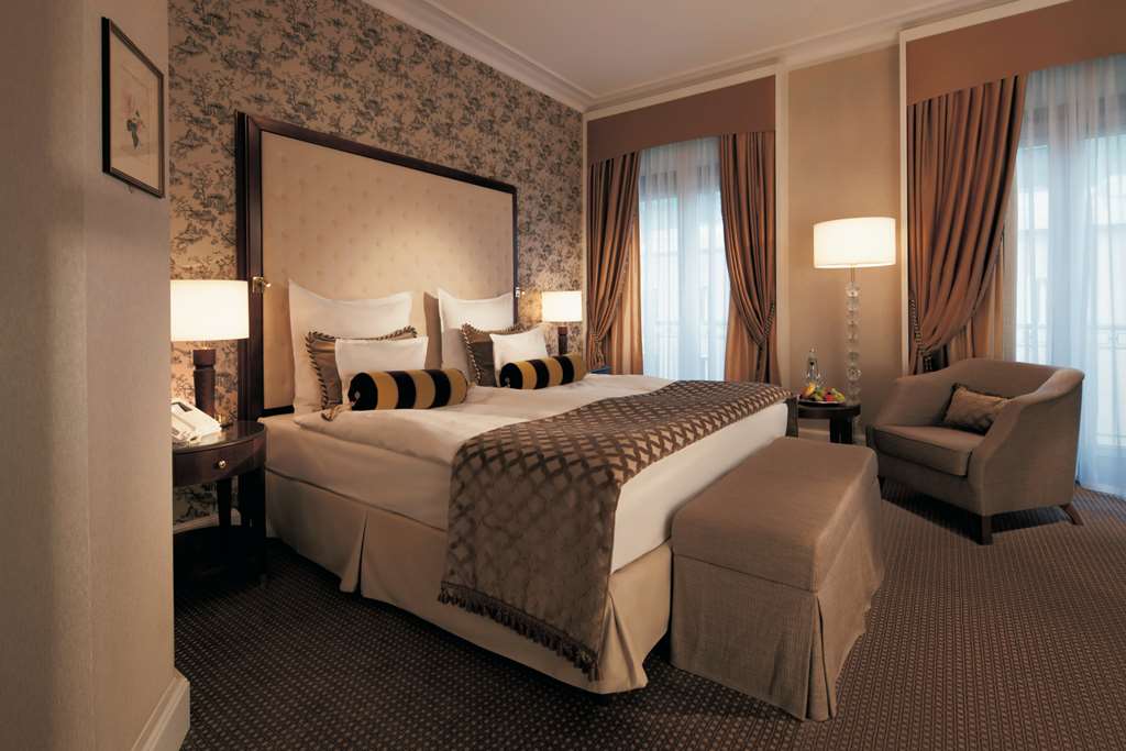 Steigenberger Parkhotel, Duesseldorf, Germany - Deluxe Suite