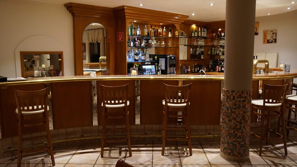 Hotel Bar