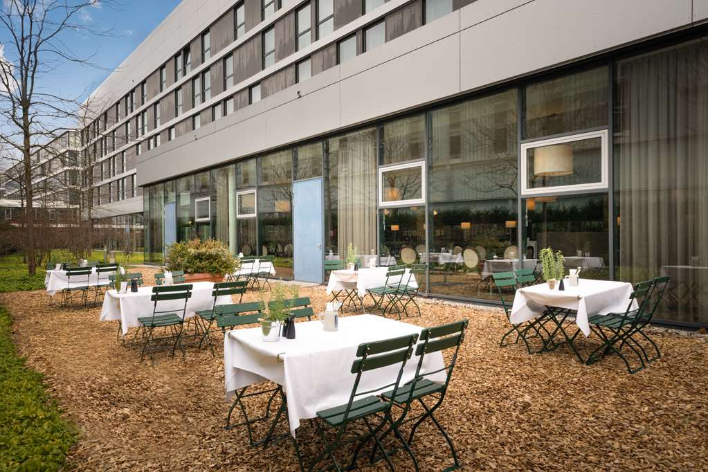 the rilano hotel muenchen biergarten restaurant
