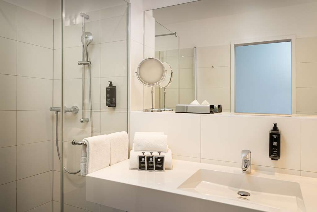 arthotel ana symphonie leipzig standard dreibettzimmer badezimmer
