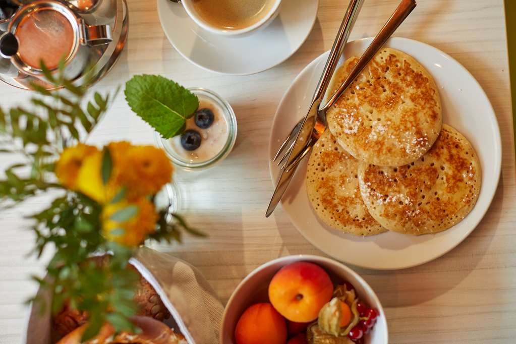 Restaurant Breakfast