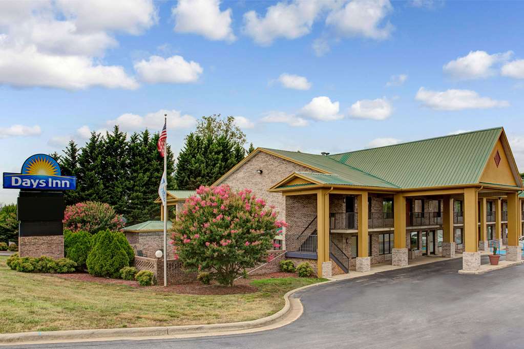 Days Inn by Wyndham Conover Hickory - photo 3