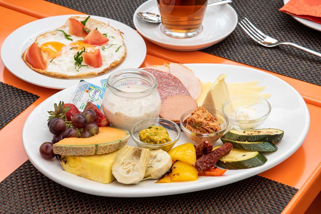 Breakfast TOP EMBRACE Hotel Grenzfall Berlin