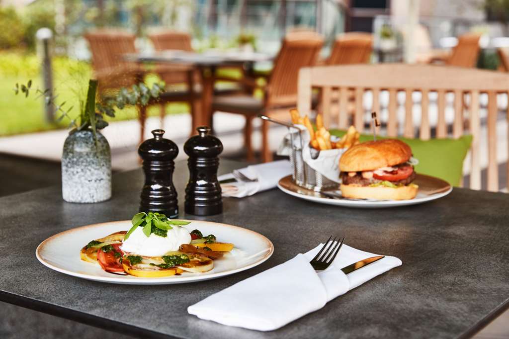 Steigenberger Airport Hotel, Frankfurt, Germany - Terrasse Connexion