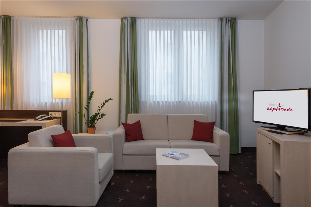 Esplanade Zimmer Retusche