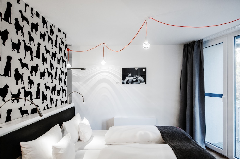 V Hotel