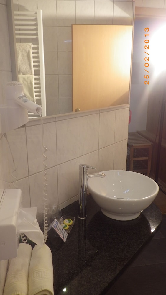 Bathroom amenities