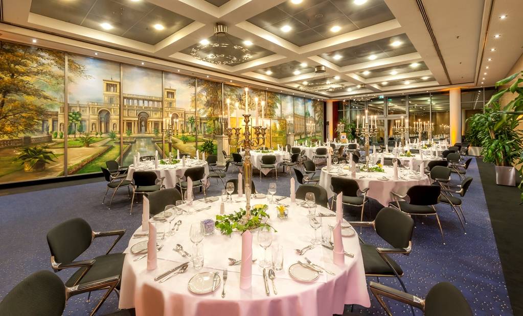 Ball room