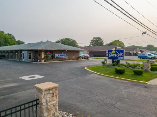 Sleep Ees Inn Saginaw - photo 5