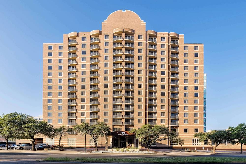 DoubleTree Suites by Hilton Austin Downtown Capitol - photo 2