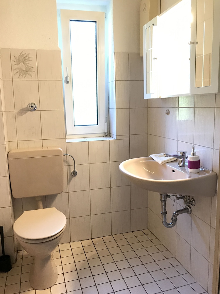 Bathroom amenities