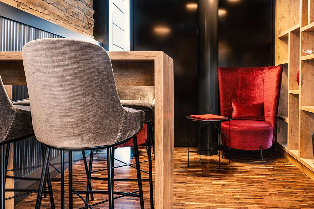 Lounge Restaurant