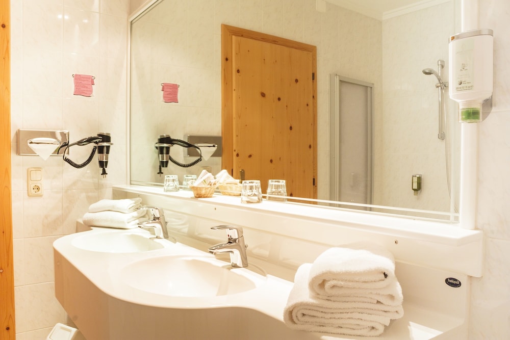 Bathroom amenities