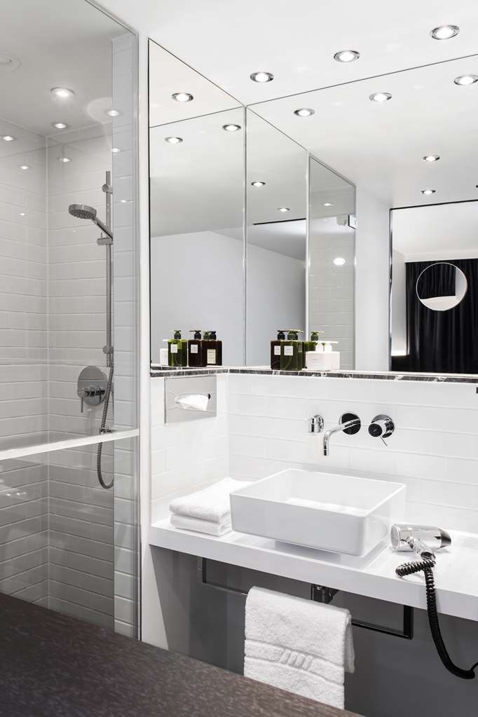 AMANO Grand Central Bathoom Jens B senberg