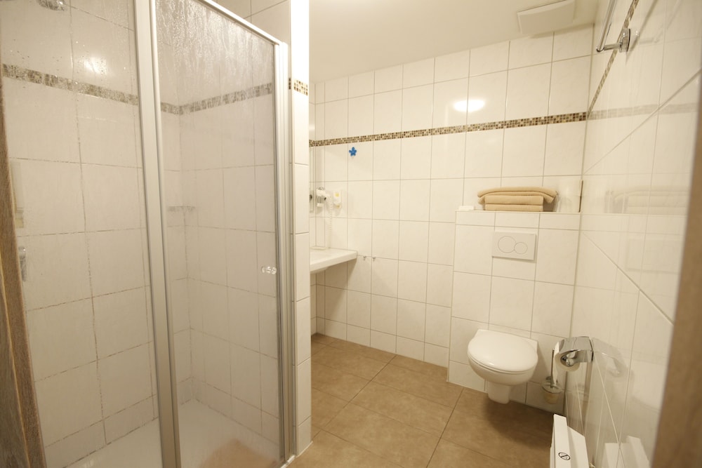 Bathroom shower