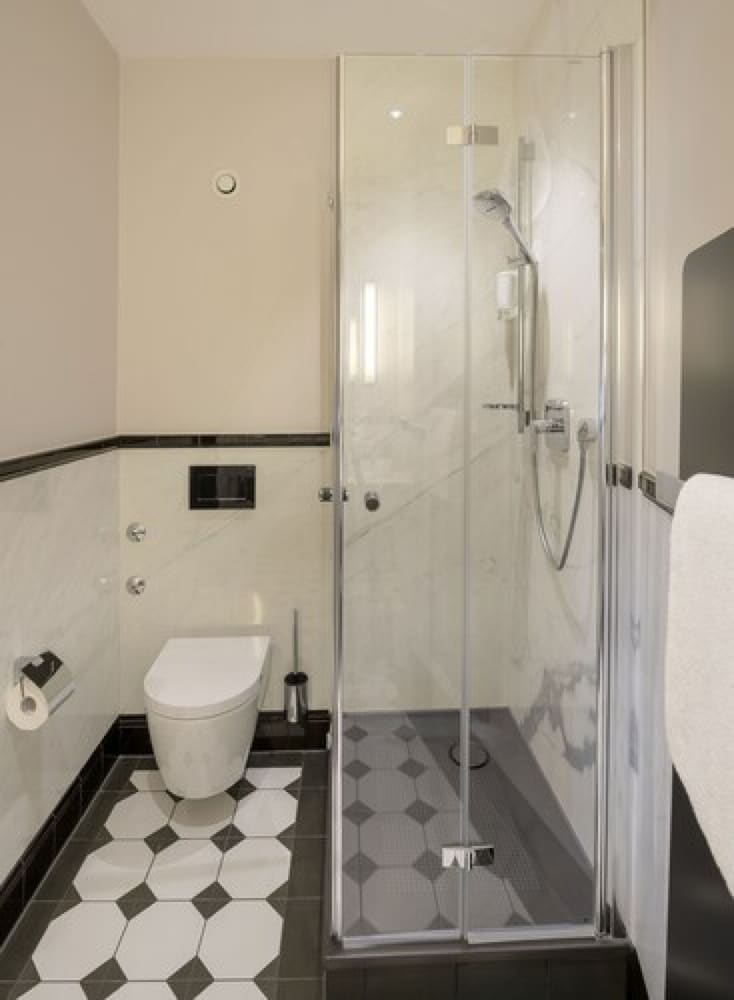 Bathroom amenities