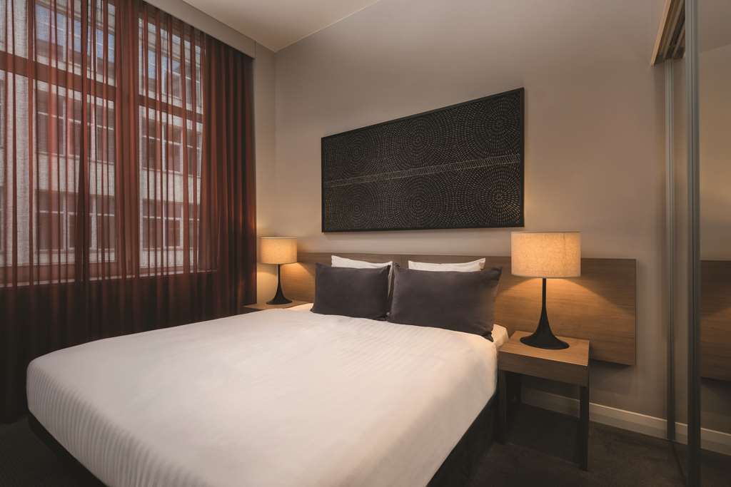 adina apartment hotel berlin checkpoint charlie studio room bedroom