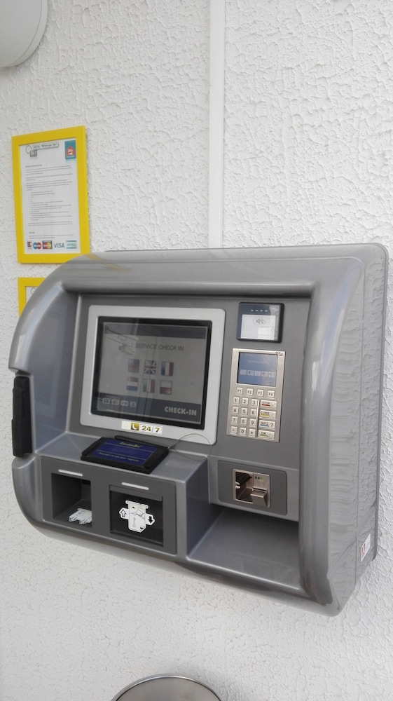 Check-in/check-out kiosk