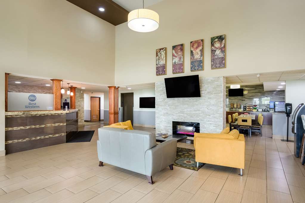 Best Western Waukesha Grand - photo 2