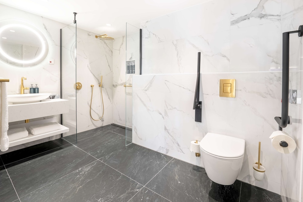 Bathroom shower