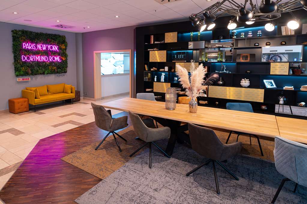 Lobby grosser Tisch