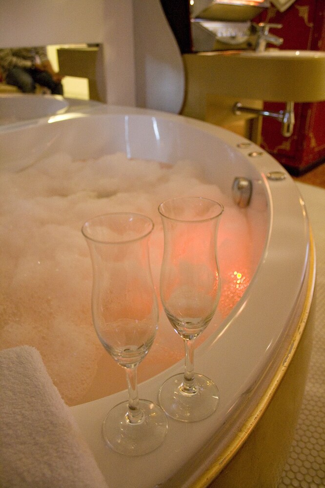 Jetted Tub