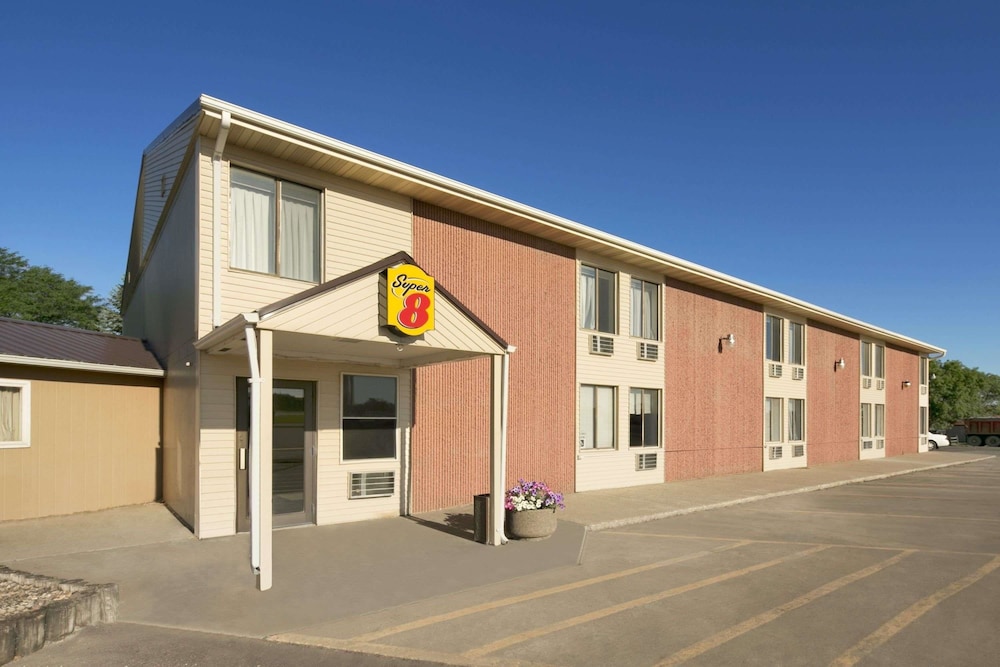 Super 8 by Wyndham Redfield - featured photo