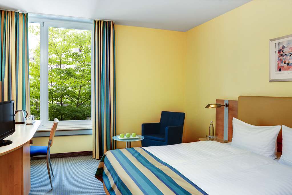 IntercityHotel Duesseldorf, Germany, Business plus room