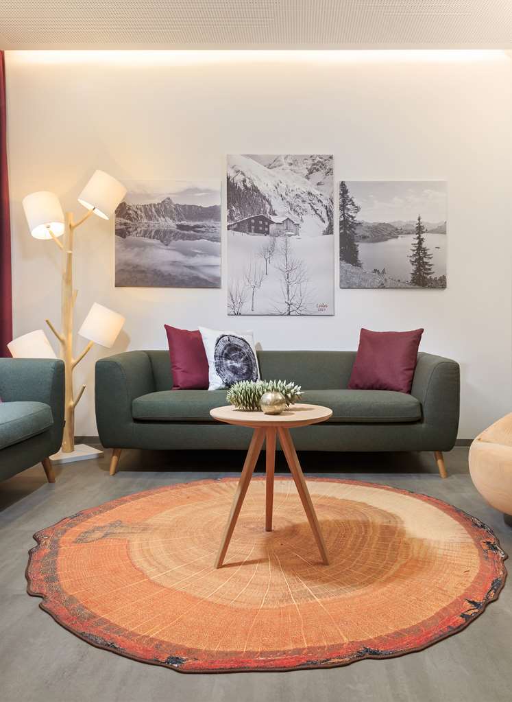 Lobby_TOP EMBRACE Allgaeu ART Hotel Kempten