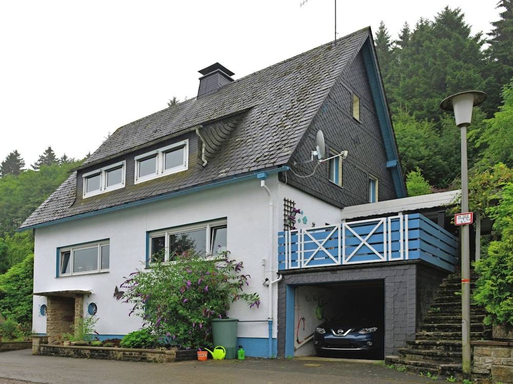 Spacious Apartment in Rattlar near Forest