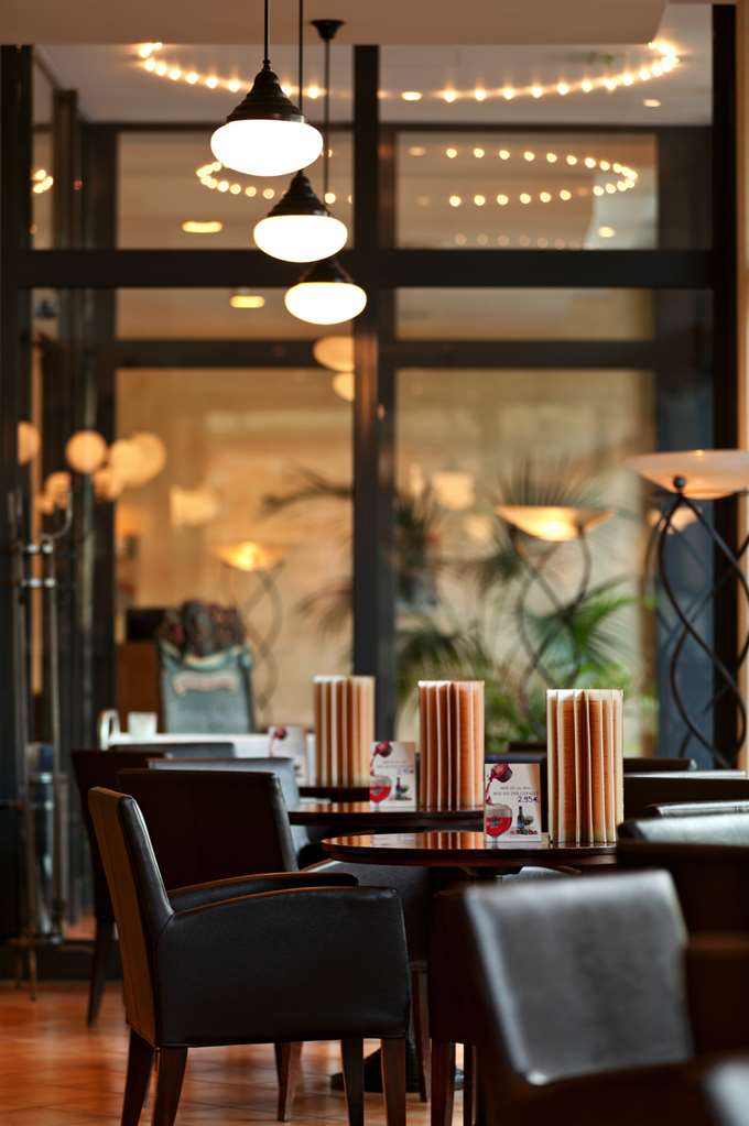 IntercityHotel Bremen, Germany - Bar/Lounge