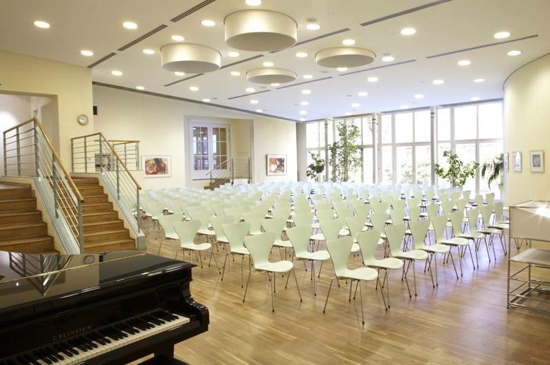 Garden hall