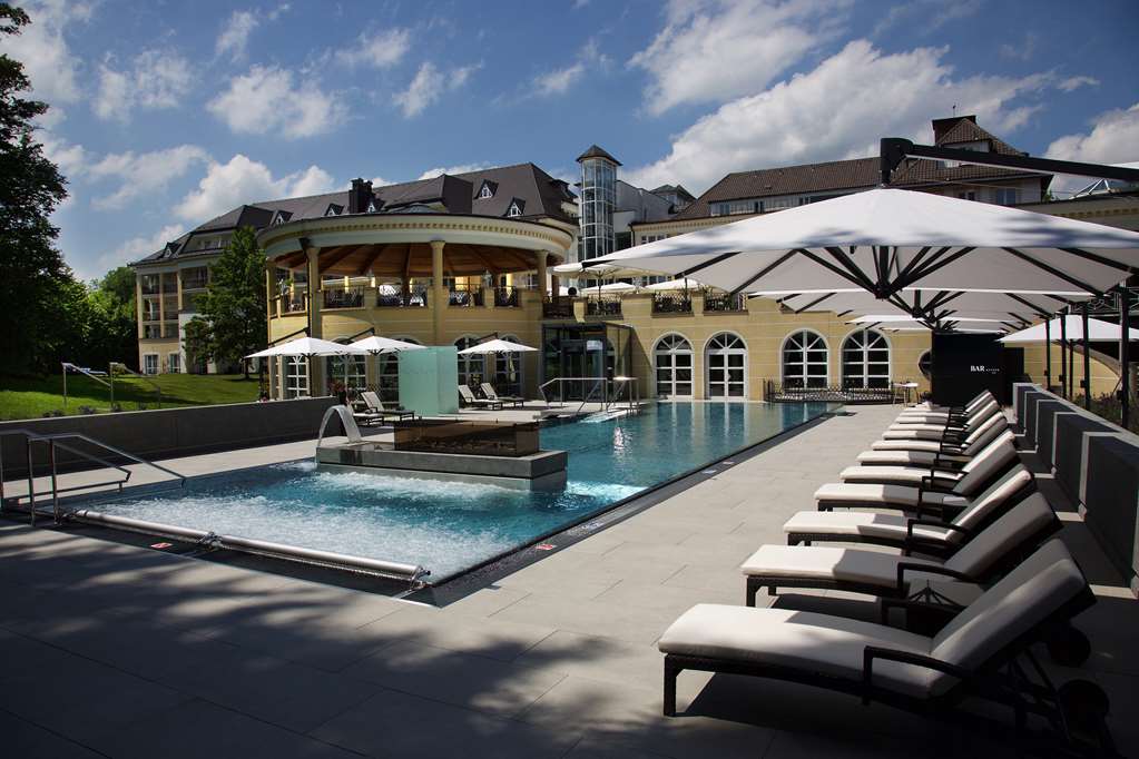 Steigenberger Hotel Der Sonnenhof, Bad Woerishofen, Germany - Pool Area