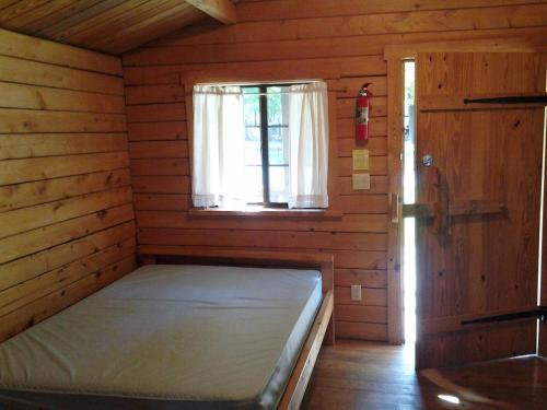 Fremont RV Campground Cabin 8 - photo 4