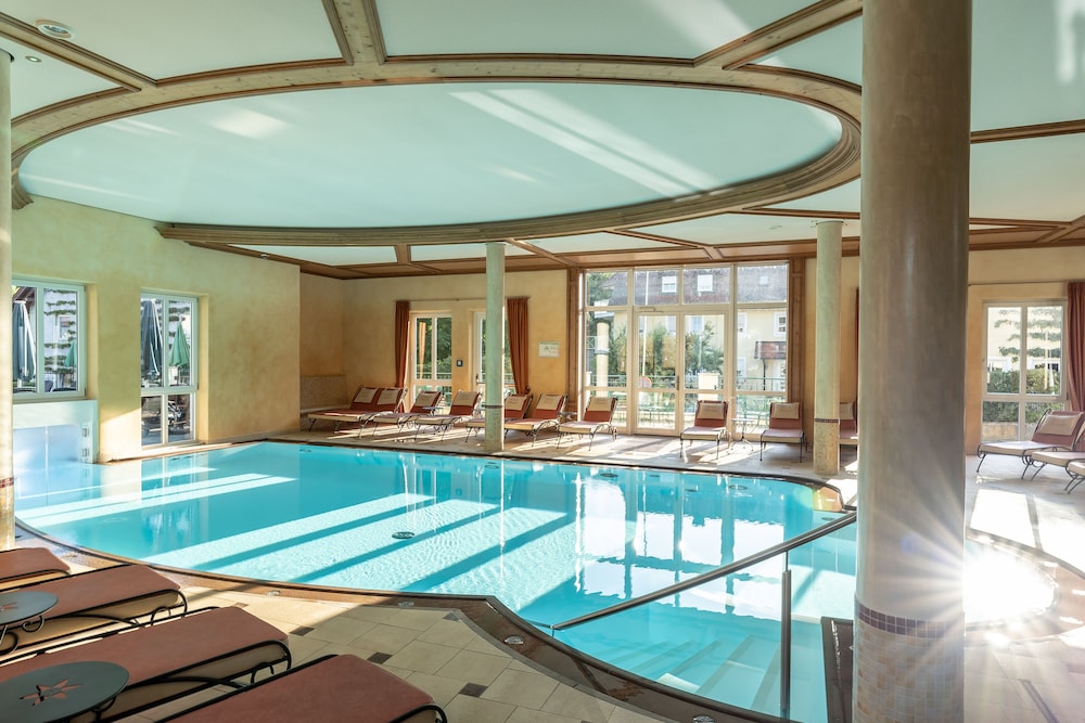 Exercise/lap pool