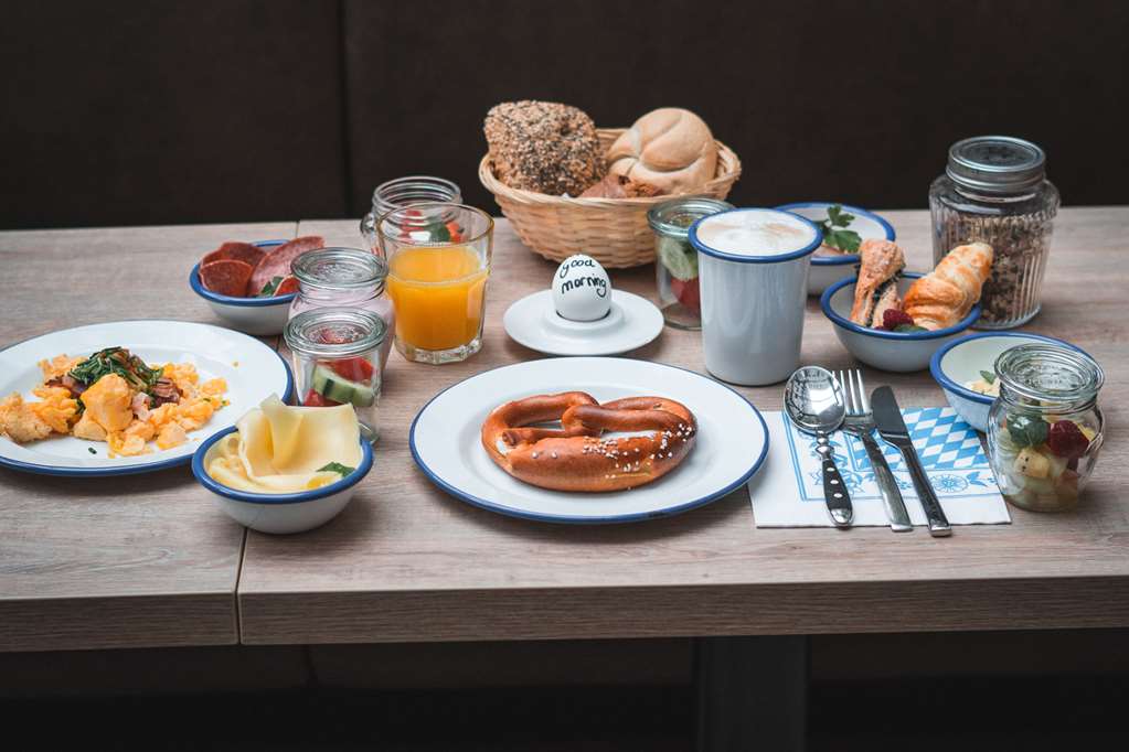 Breakfast / Cocoon Hauptbahnhof