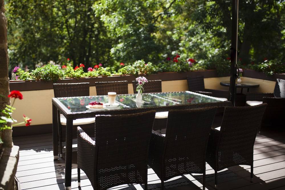 Cafe