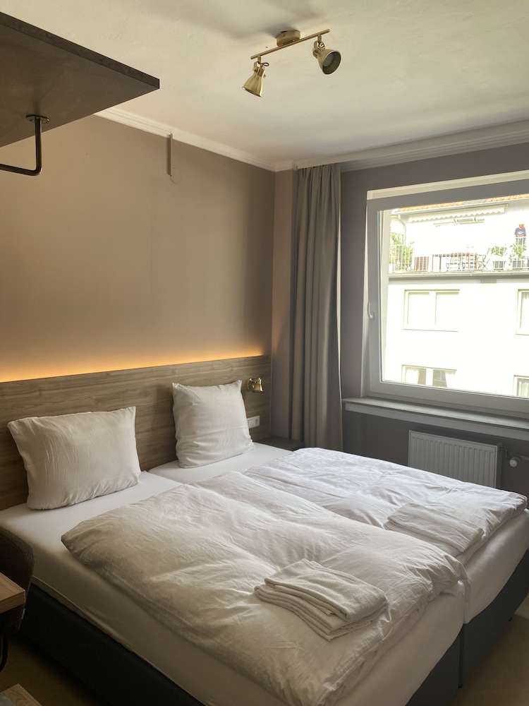Hotel Petite Königsallee Self Check In