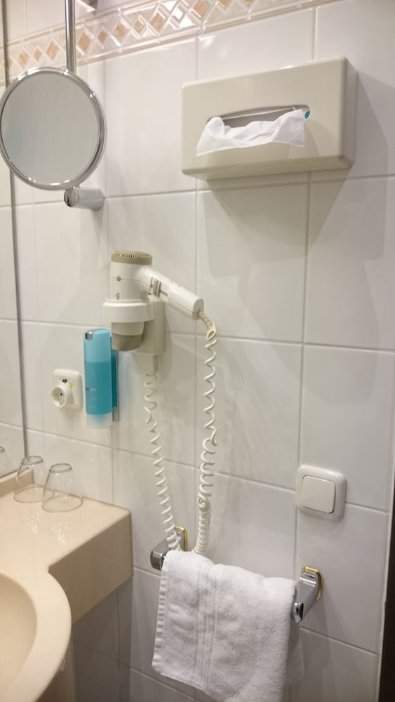 Bathroom amenities