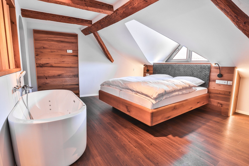Private spa tub
