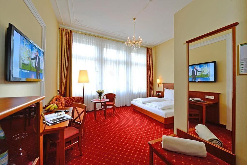 Guest room