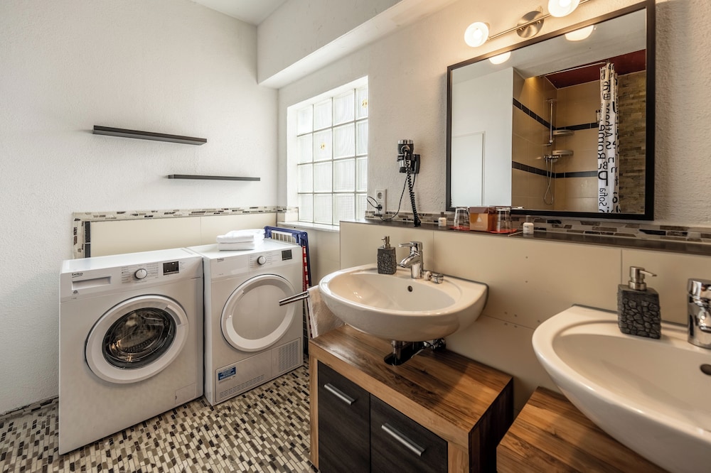 Bathroom amenities