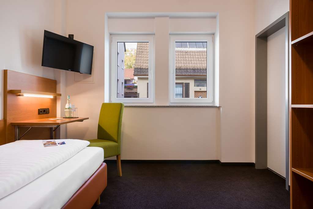 Economy single room Novum Hotel Bruy Stuttgart